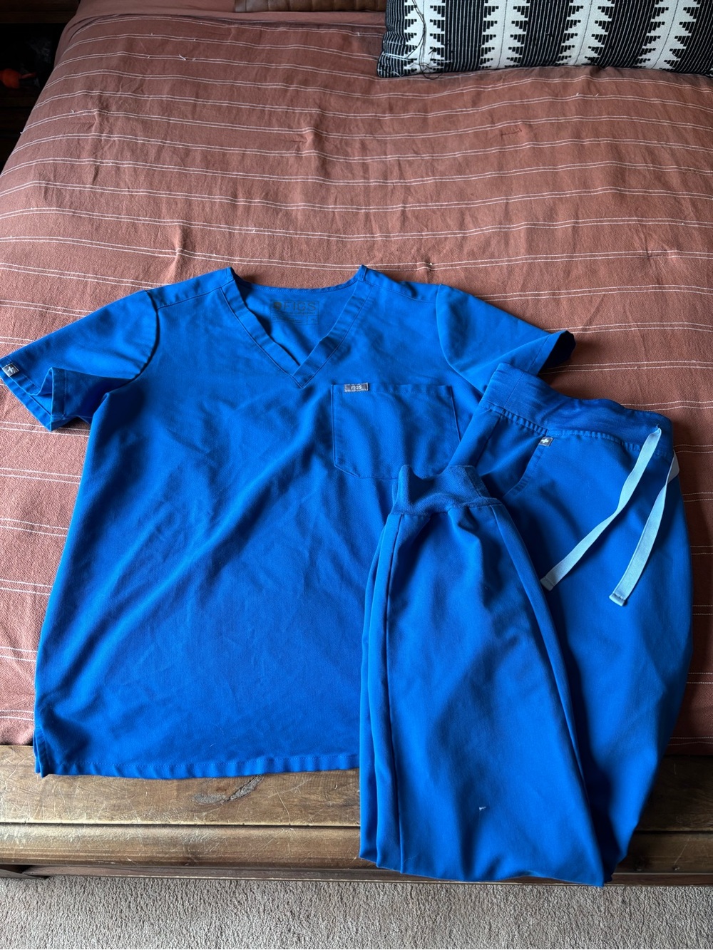 FIGS Women’s Short Sleeve Scrub Top and Jogger Pants Set in Royal Blue